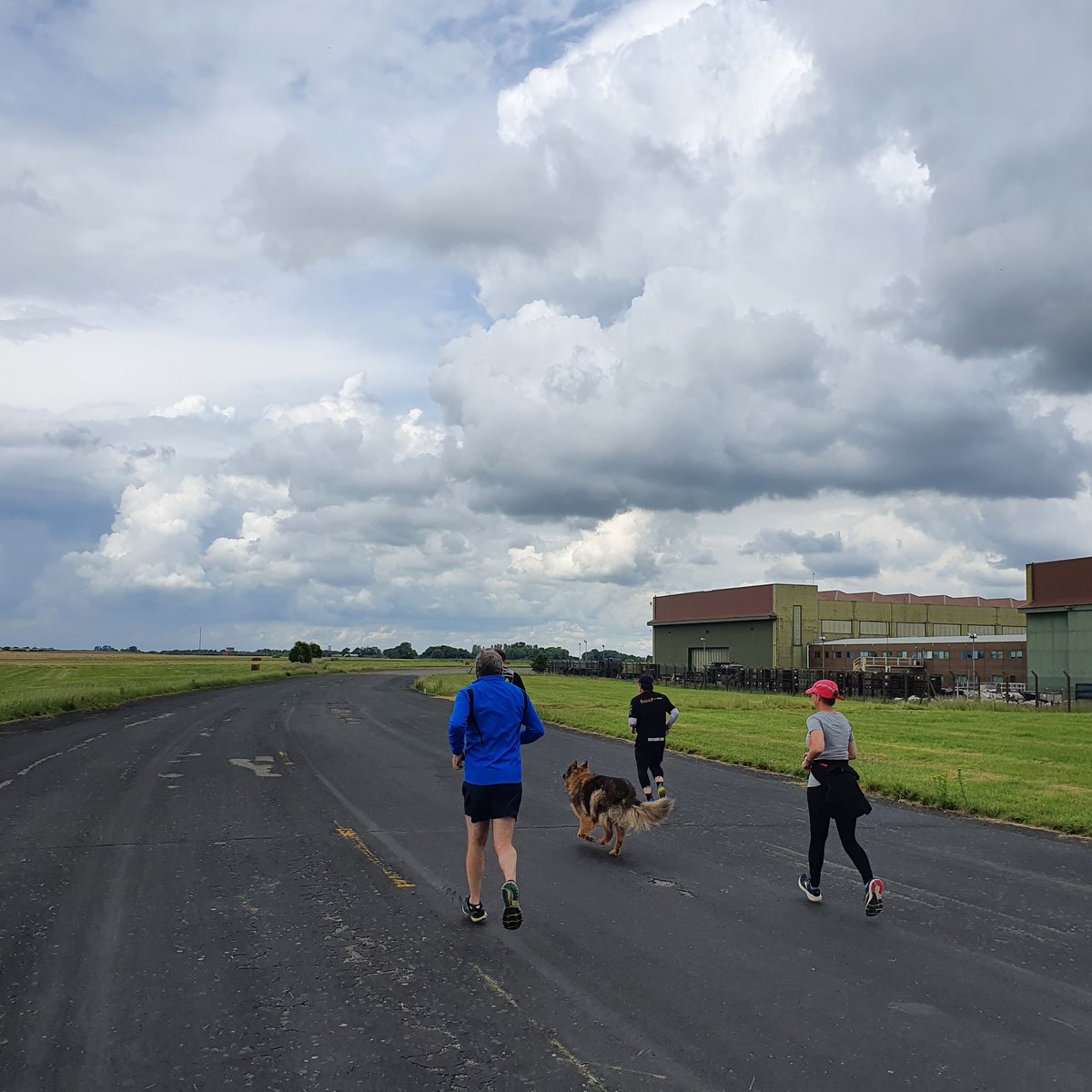 TheeEnduro7's tweet image. Sip is of run/walk around Dishforth Airfield, we are all with you Sip, the last one today almost at the finish line Thanks to @Motif8ltd for coming to help him oas the finsh line @opalaccess @Giraffe_UK @FansMuseum @The_GAS_Group @Foundation_GFC @bbcyork @6RegtRLC