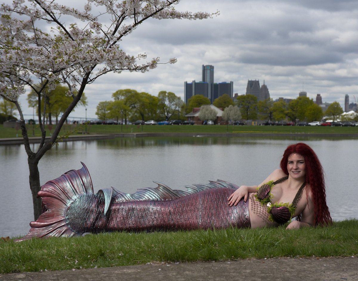 _mermada's tweet photo. Mermaid Krysta will be coming out to say hello from 3-5 pm today!
Sirk and Nellie will be back from 6-8 and 9-11! Come on out and say hello!
π§π»ββοΈπ§π»ββοΈπ§π»ββοΈ
#sirkthesiren #motorcitymermaids #algonacmi #motorcity #realmermaid #professionalmermaid #mermaidforhire
#pickereltournament https://t.co/hac9yBEfIt