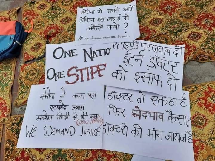 Dr.Jitendra Singh🇮🇳 (@drjsinghrajawat) on Twitter photo Uttarakhand MBBS Interns are demanding stipend increment which has not been increased since 2011 .
Currently they are paid 7500₹/month that
is 250₹/day
Pics from VCSG Medical College
#OneNationOneStipend <a href="/NMC_IND/">National Medical Commission</a> <a href="/ukcmo/">CM Office Uttarakhand</a> <a href="/PMOIndia/">PMO India</a> <a href="/cmo_uttarakhand/">CMO Uttarakhand</a> <a href="/MoHFW_INDIA/">Ministry of Health</a> <a href="/pushkardhami/">Pushkar Singh Dhami</a> Uttarakhand MBBS Interns are demanding stipend increment which has not been increased since 2011 .
Currently they are paid 7500₹/month that
is 250₹/day
Pics from VCSG Medical College
#OneNationOneStipend <a href="/NMC_IND/">National Medical Commission</a> <a href="/ukcmo/">CM Office Uttarakhand</a> <a href="/PMOIndia/">PMO India</a> <a href="/cmo_uttarakhand/">CMO Uttarakhand</a> <a href="/MoHFW_INDIA/">Ministry of Health</a> <a href="/pushkardhami/">Pushkar Singh Dhami</a>
