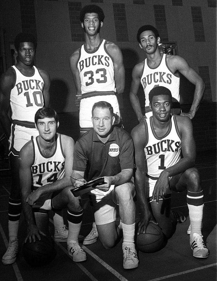 Maikel Tapia Aragüés on Twitter: "Milwaukee Bucks alcanza su primera final  de la NBA desde 1974 🏀 📸 1970/1971 10 Bob Dandridge 33 Kareem  Abdul-Jabbar 4 Greg Smith 14 John McGlocklin 1