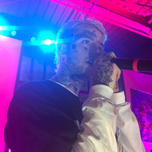 peepscomfort's tweet photo. thinking about lil peep show 24/7 https://t.co/g0GZROmGkB