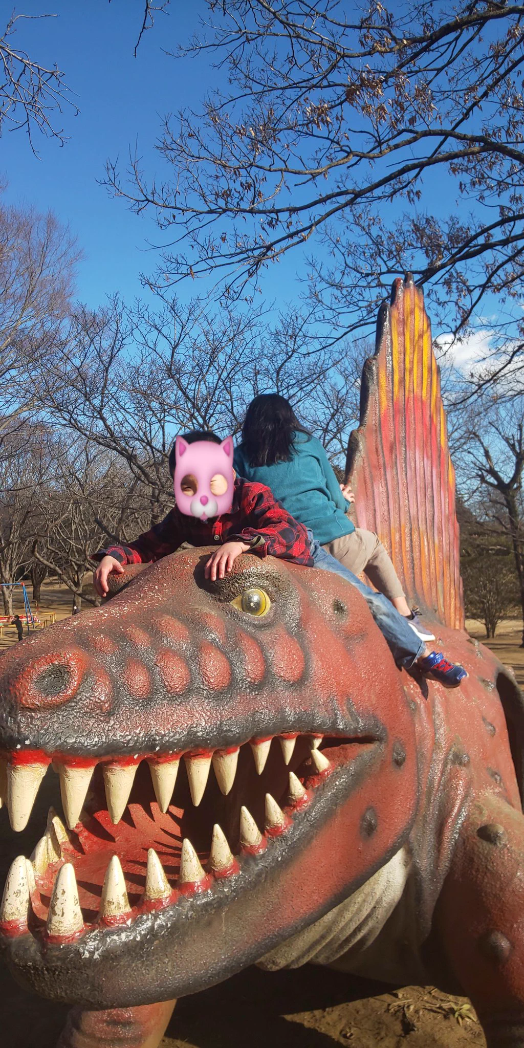 @t_amane33 助けに行った勇気ある少年も食べられました😭 