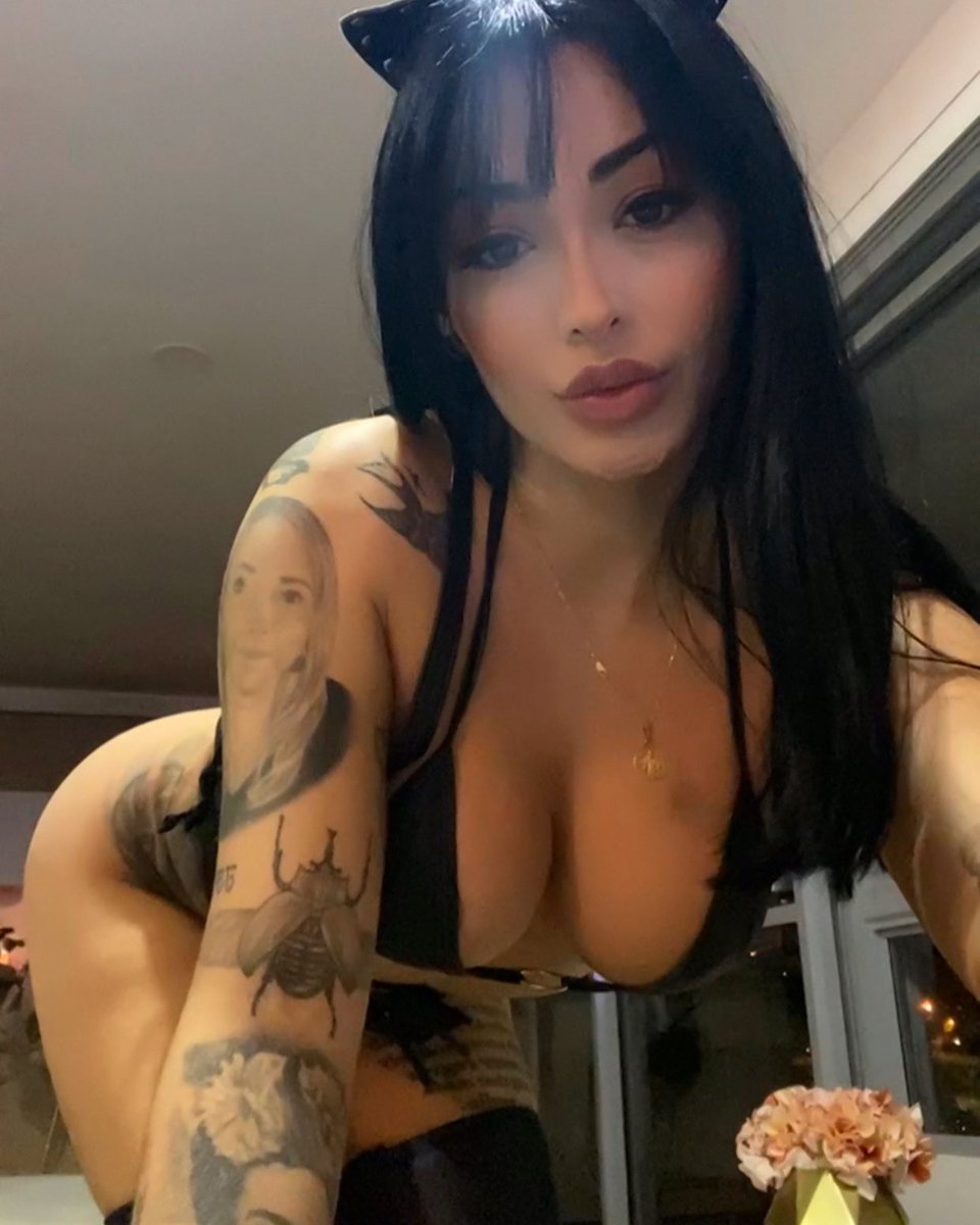 bysaritac's tweet photo. 𝕻𝖊𝖑𝖎𝖌𝖗𝖔𝖘𝖆
#cosplaygirl #sundayvibes #latina #colombiana #SundayMorning #tattostyle #cat #lingerie #blackcolor https://t.co/uJuBZPWUv9