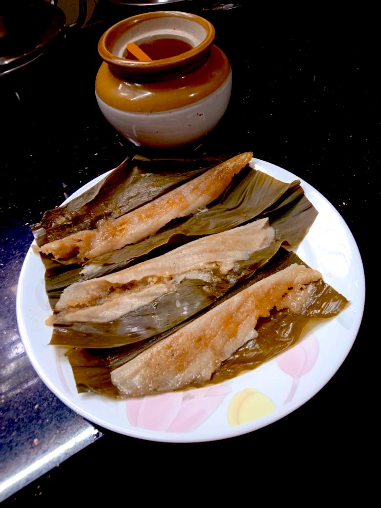 maroorpandu's tweet image. Patholi…. Made with home grown haldi leaves 😋😋😋
#AmchiFood #GSBCuisine #JibbeRuchi #TUA