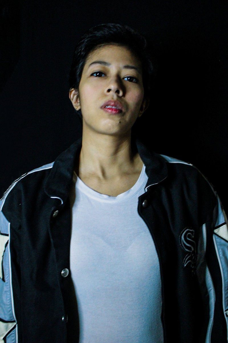 marsillamazlin's tweet photo. Experimenting different vibes.
#tb #photography #photooftheday #pov #pointofview #portrait #midshot #waistshot #black #kualalumpur https://t.co/qPN7JaiWZr