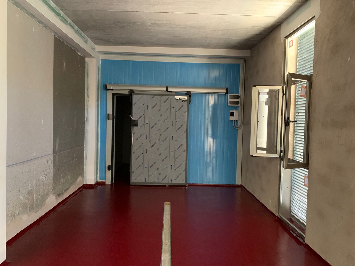 AgronomoCR_UCLM's tweet photo. Sí ya sabemos que es domingo... Pero no queréis nuevas fotos de la #bodega experimental?? Ya va tomando color... #investigacion #Ciencia #enologia #vino #agronomos https://t.co/j2uaPL7O5Z