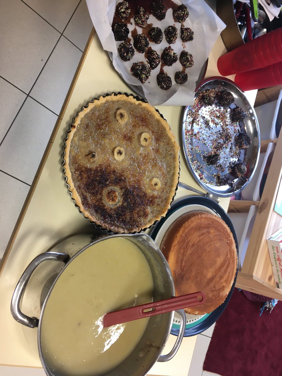 Pour finir l’année... cuisine du monde avec soupe aux épices, tarte à la banane, gâteau de l’île de Pâques et perle de chocolat !
Certains ont fait des découvertes d’autres n’ont pas aimé grand chose. Une surtout que nous avons découverte bien difficile ... elle se reconnaîtra !