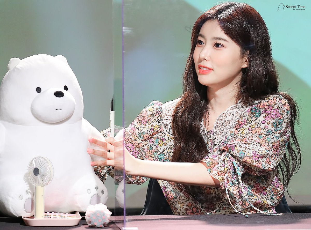 210703 팬싸인회

#SweetDayWithHyewon
#혜원이와_끝도없이_두근댈_여름
#강혜원 #Kanghyewon #カン・へウォン #혜원 #hyewon #へウォン