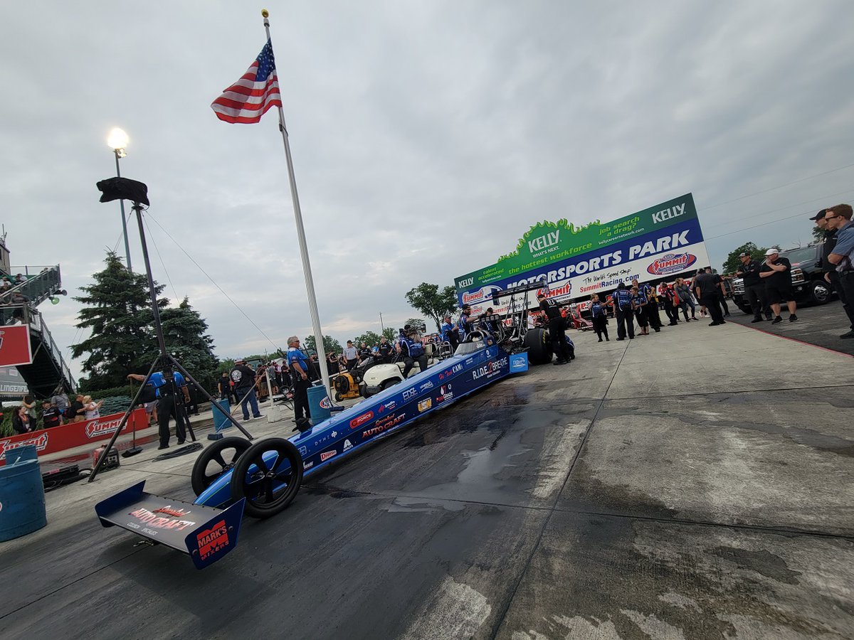 CH3NO2Joe's tweet photo. Happy Independence Day!!! I am grateful to live in our great country and for the freedom to pursue happiness! #gotNitro #topfuel #AmericasGreatestSport #NHRA https://t.co/P6nx3UwRYb