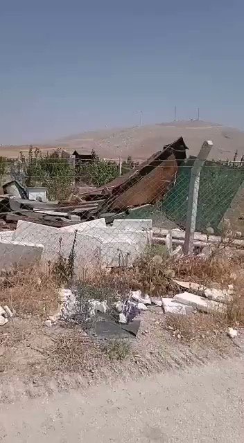 Hobi Bahçeleri Platformu (@toplumbahceleri) on Twitter photo <a href="/SelcukluBel/">Selçuklu Belediyesi 🇹🇷</a> <a href="/a_pekyatirmaci/">Ahmet Pekyatırmacı</a> o kadar yapılması gereken şey varken vatandaşın bir göz yerini yıkmak mı kaldı? Belediye vatandaşına çözüm bulur ama siz çözüm aşamasını seçmediniz. Geride gözü yaşlı yetişkinler ve çocuklar bıraktınız!!!@u_ibrahim_altay <a href="/SelcukluBel/">Selçuklu Belediyesi 🇹🇷</a> <a href="/a_pekyatirmaci/">Ahmet Pekyatırmacı</a> o kadar yapılması gereken şey varken vatandaşın bir göz yerini yıkmak mı kaldı? Belediye vatandaşına çözüm bulur ama siz çözüm aşamasını seçmediniz. Geride gözü yaşlı yetişkinler ve çocuklar bıraktınız!!!@u_ibrahim_altay