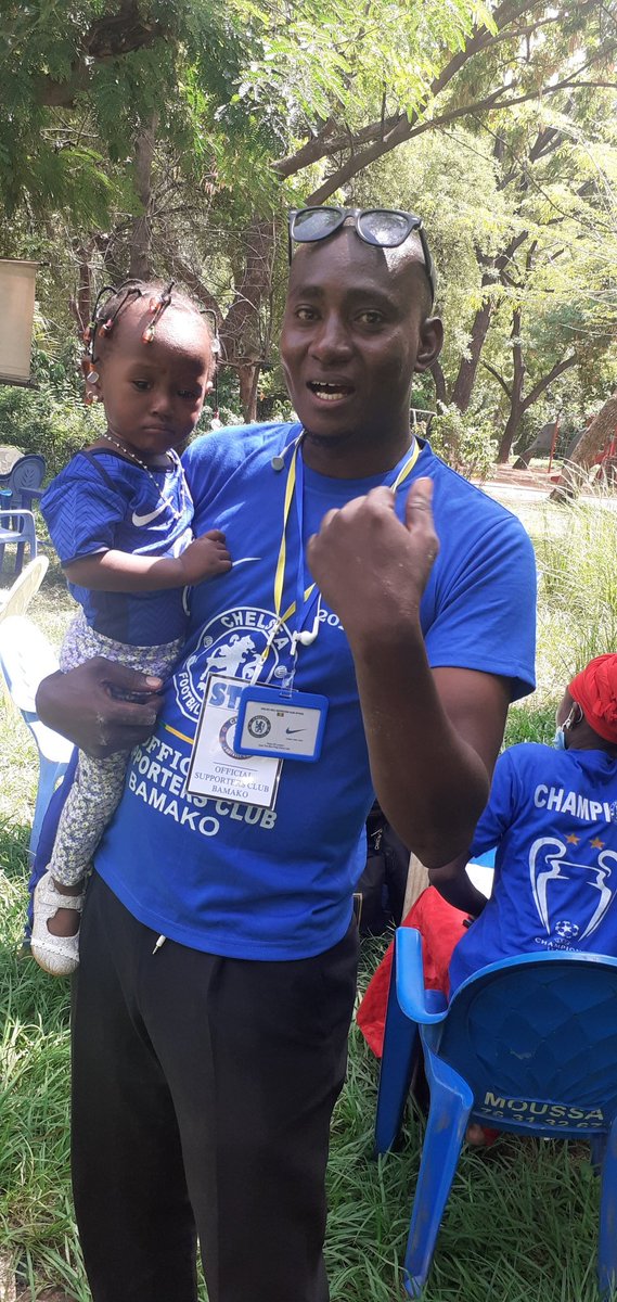 DialloIssouf15's tweet photo. On n'y est c'est aujourd'hui la fête du trophée au parc national de Bamako. Avec @ChelseaFC 
@DialloIssouf15 @SeydinaOumar28 
@ChelseaMaliFC @didierdrogba @ChelseaMaliFC https://t.co/N3Nq9djdvN