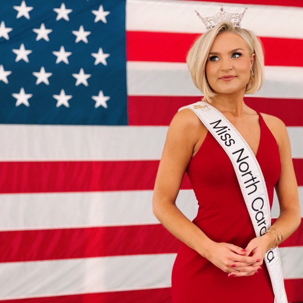 HAPPY INDEPENDENCE DAY! 🇺🇸
•
By now you know I am a huge advocate for dreaming BIG! Proud to live in a nation where there is opportunity to make those dreams become reality. 
•
Wishing you a safe, and reflective holiday! 🇺🇸
#MissNC #MissAmerica #MAO100 #4thofJuly