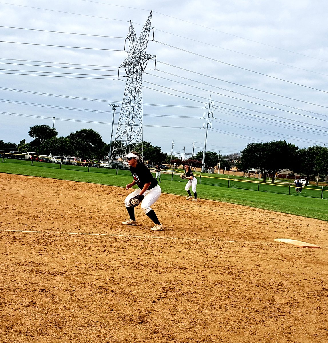 #ladycatsoftball alum still putting in that  early morning work 💪 #collegeready <a href="/devind_33/">Devin Dunn</a> committed <a href="/TWSoftball/">TxWes Softball</a> <a href="/Mia_Clark07/">Mia 🥎</a> committed <a href="/CBCMustangSBall/">Mustang Softball</a>