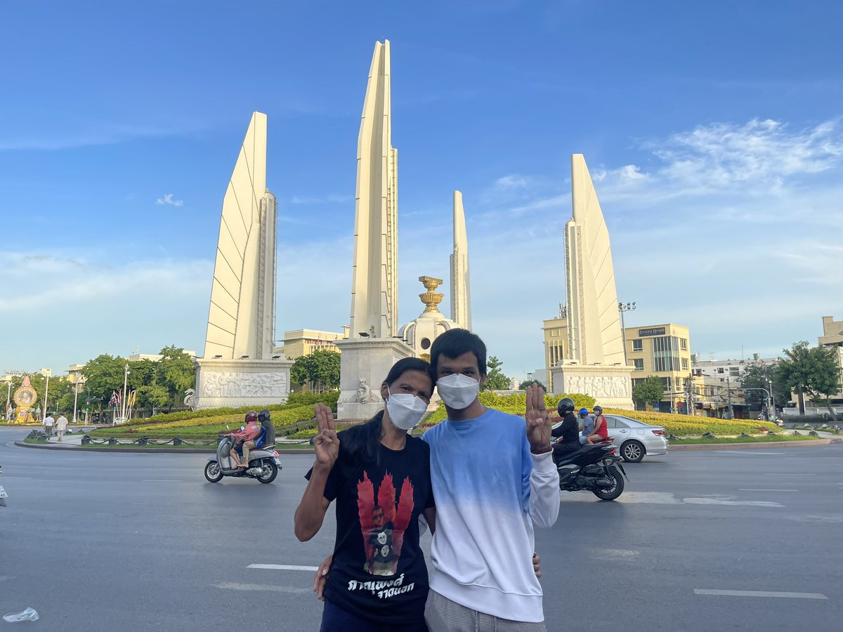 mike_maneewong's tweet photo. รูปคู่รูปแรกที่ได้ถ่ายกับแม่ ❤️ https://t.co/AlsAvnAUOp