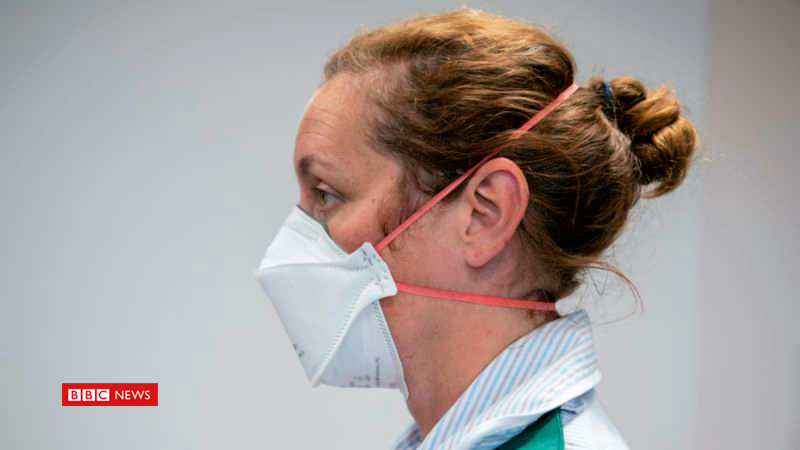 bbcbrasil's tweet photo. Risco de infecção por coronavírus varia "muito" de acordo com máscara usada, diz estudo https://t.co/Q5ow4wv3JK https://t.co/cNzjsHg3TA