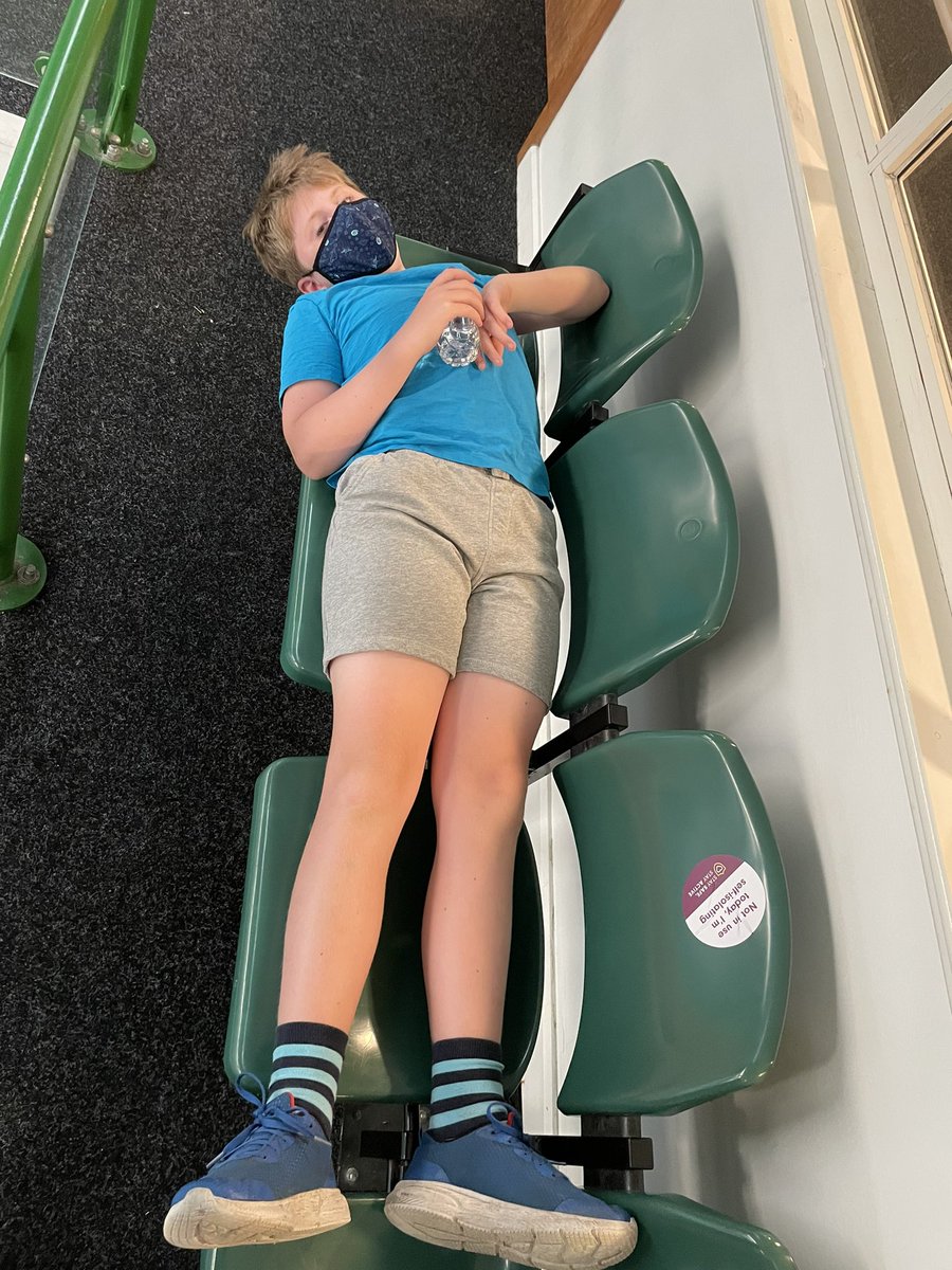 spmini's tweet image. We were having a good sporty weekend until we got Max’s isolation message! Fri -sailing Sat -sailing/kayaking, tennis and gym, sunday paddle boarding practicing self rescue, outdoor swimming and kayaking! @Broadoak_Year5 @Broadoak_Year3  @Broadoak_PE #HFF21