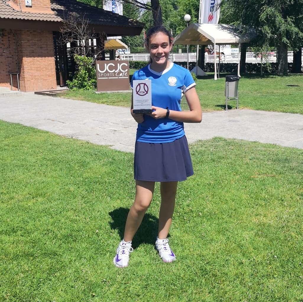 ctalborada's tweet photo. Nuestras chicas juniors, subcampeonas consolación por equipos femenino.
Gran resultado! 👏🏻👏🏻🎾🎾
.
.
.
#Leganes #CTAlborada #CampeonatoPorEquipos #TenisFemenino https://t.co/jX1fRR9zRA