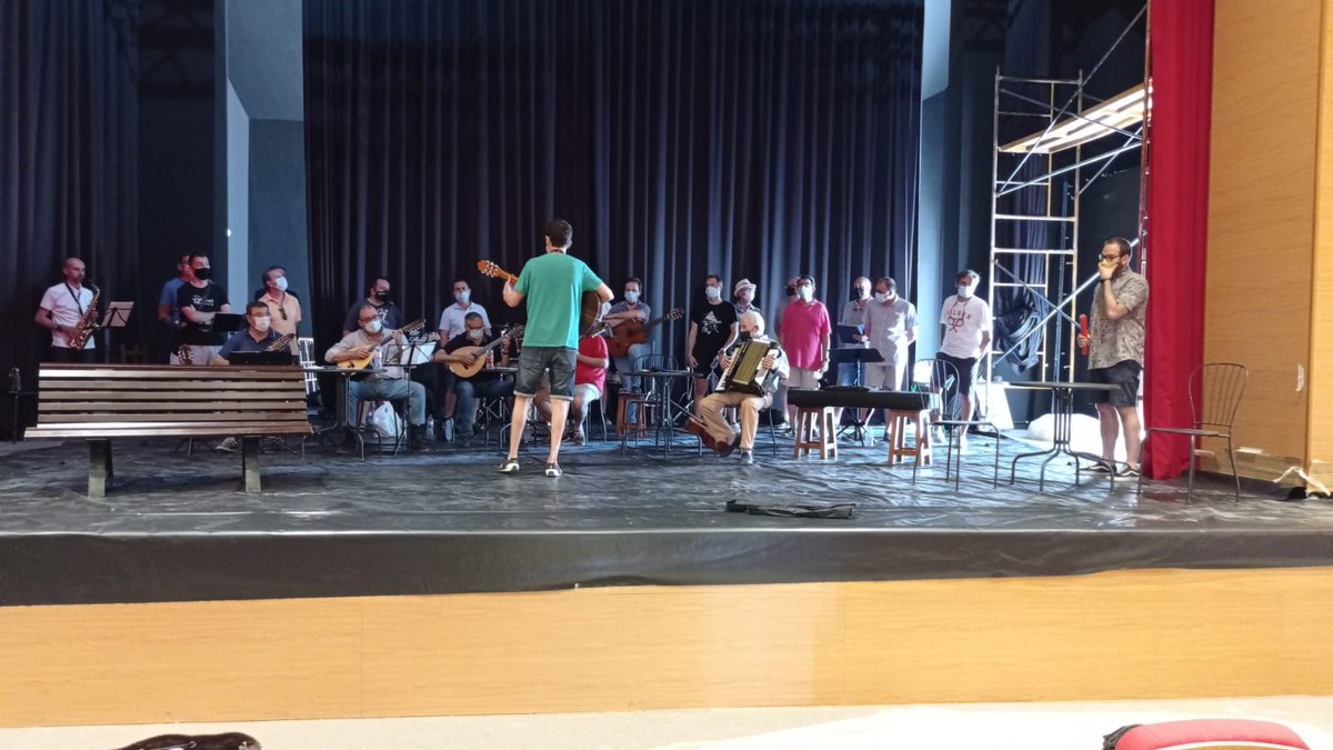GrupoCAPACHOS's tweet photo. En poco más de 5 horas #grupocapachos volverá a poner en escena #giraalmundo dentro de la programación prevista para la inauguración del #TeatroCervantes de #castrodelrio. Nuestro más sincero agradecimiento a #mamanager y al Ayuntamiento.
#elviajero 
#decimoaniversario 
#montilla https://t.co/s2dvoWko1k