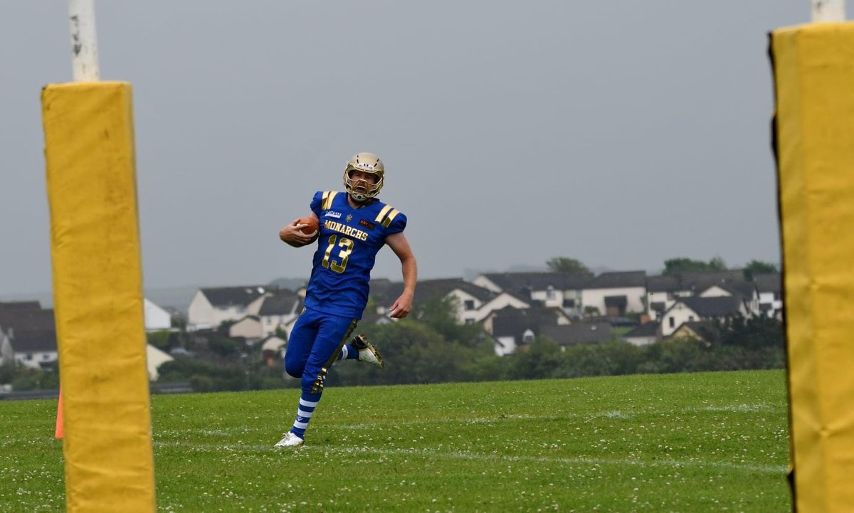 The score is now 33-7. 

First score was a 18 yard TD run from Tom Atkinson.

Second was a rushing TD by Tom.

Third score, passing TD to the man in the picture, (WR) Joby Wolfenden-Brown.

Fourth score, run by (RB) Jayvon Donatien.

Torbay have 7 points.

#GameDayLive