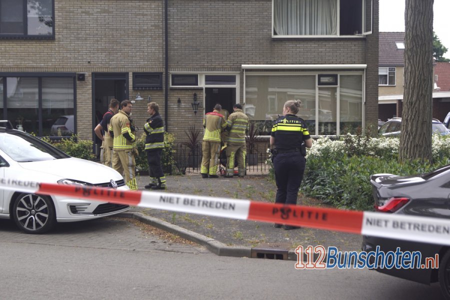 Straat groot afgezet bij incident op de Bachlaan in #Bunschoten. 112Bunschoten.