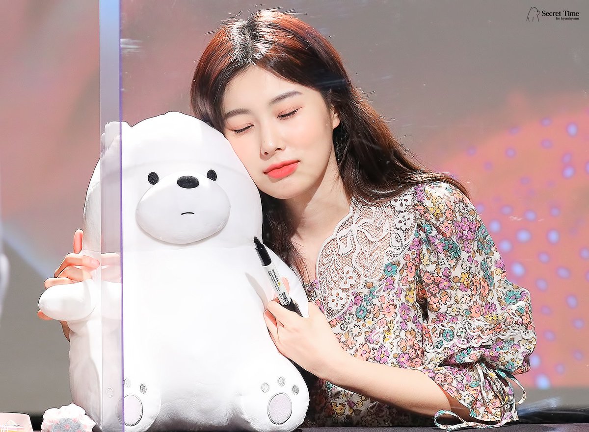 Happy hyewon day🎉🎉

#SweetDayWithHyewon
#혜원이와_끝도없이_두근댈_여름
#강혜원 #Kanghyewon #カン・へウォン #혜원 #hyewon #へウォン