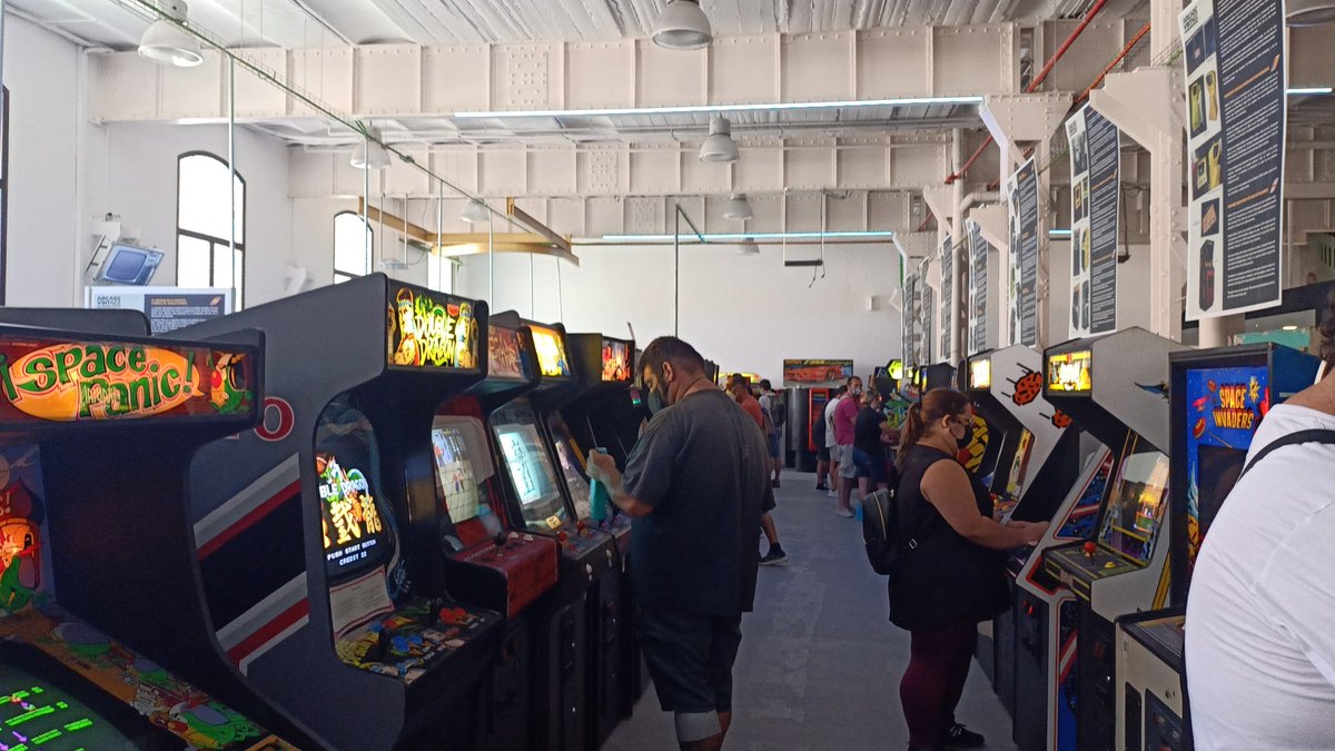Angel_eXc's tweet photo. Reapertura + presentación Alex Kidd de nuevo!! Fue brutal poder volver. @Arcade_Vintage @josyanf1 https://t.co/U1Nb7GoXxZ