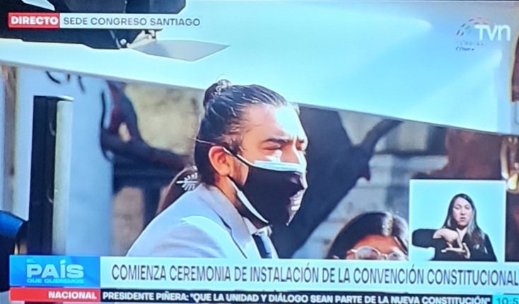 Alex51966344's tweet photo. #CHVNoticias seguimos con estos ctm idiotas, que sólo quieren figurar... Imbéciles que no siga la convencion constituyente que se detenga y se elimine todo #elpaísquequeremosentvn #MeganoticiasAlerta https://t.co/3OnirQ1uiI