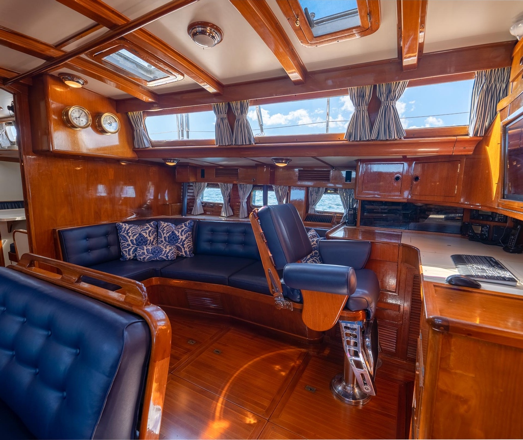 superyachtsac's tweet photo. The 78' Little Harbor, HERMIE LOUSIE is a splendidly crafted modern classic built to sail around the world,   

Available for long-term lease w/ option to purchase. Asking $1,195,000.  

Visit https://t.co/Cvko5eTsLn to learn more.

#sailing #yacht #littleharbor #forsale https://t.co/UWQfbJjI6f