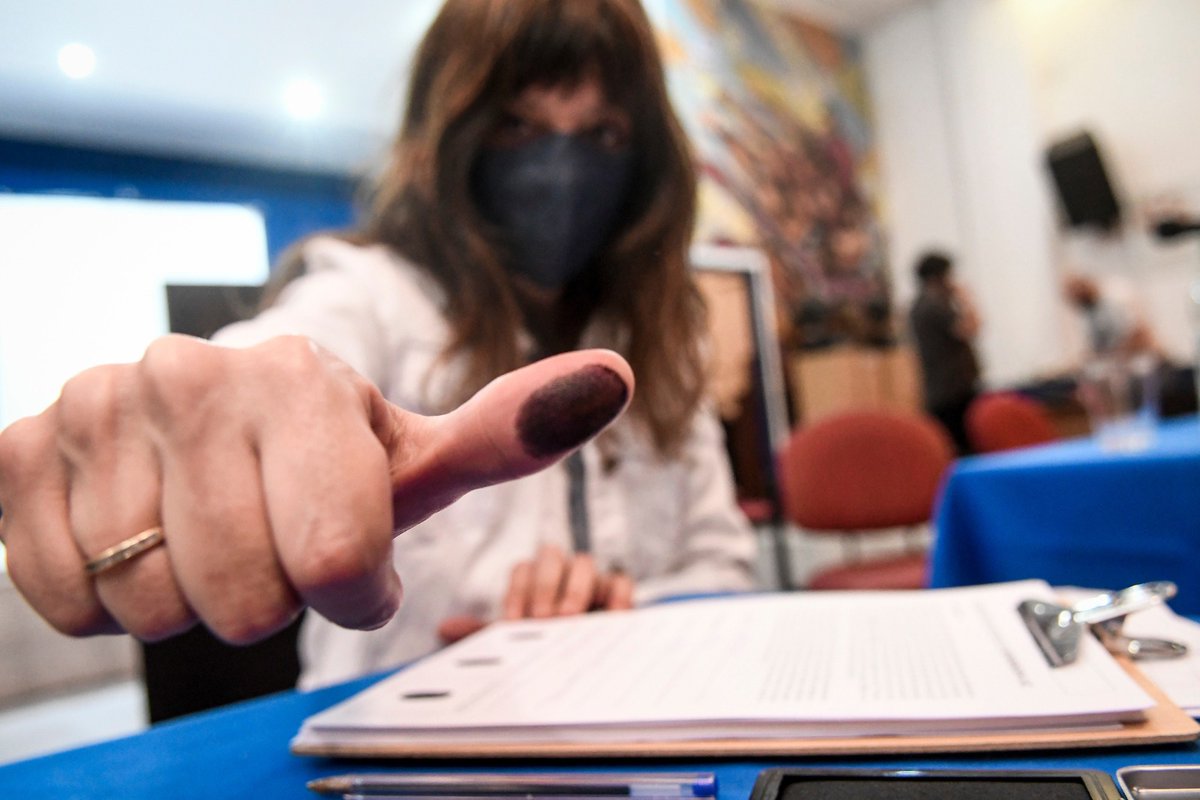 laletrachicatv's tweet photo. ¿Qué es una Ley de Urgente Consideración y qué implica un referéndum? ¿Cuáles son sus impactos para la población y la democracia?

Este lunes en #LaLetraChica repasamos lo que se vive alrededor de la LUC. A las 21h por @TVCIUDADuy. https://t.co/GCUUKWqaEo