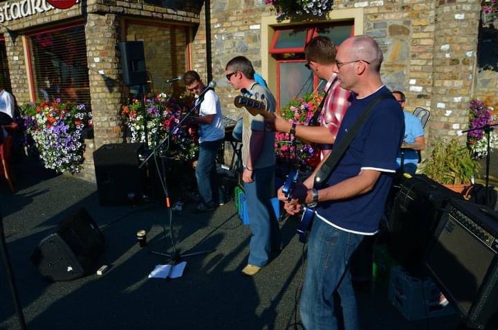BroguesThe's tweet photo. @BroguesThe 10 years ago today - the reunion gig in #clondalkin @TheLaurelsPub ☀️☀️☀️ #dublin #unsignedbands https://t.co/84GeOgK4O8