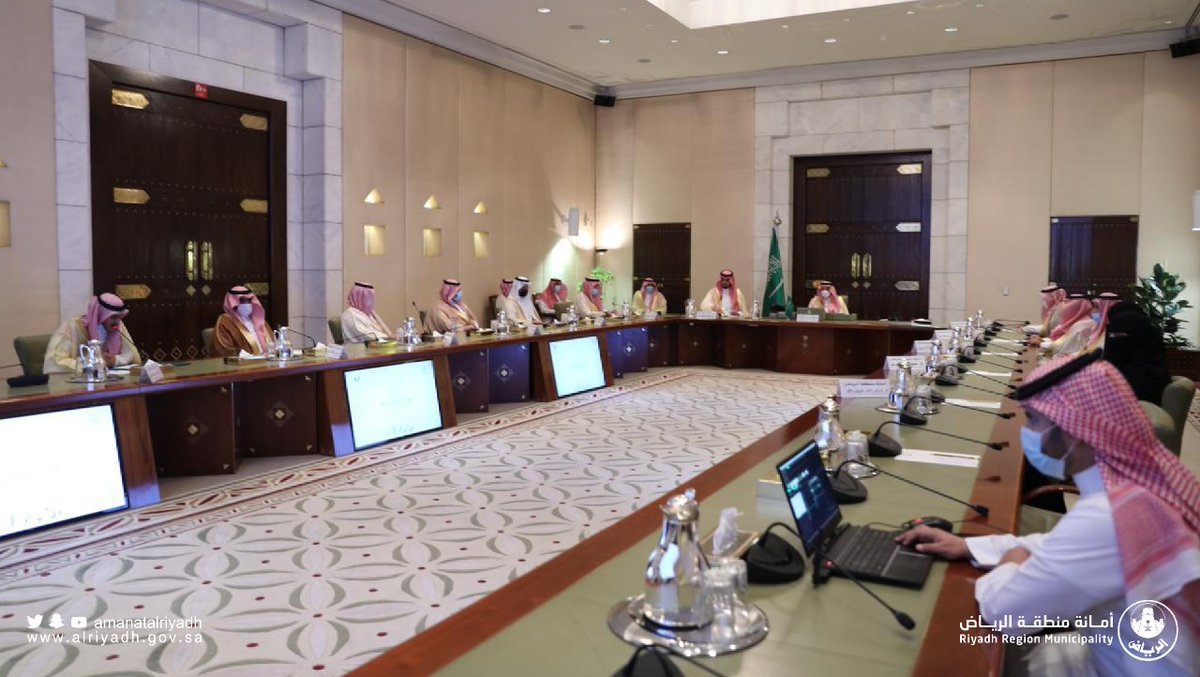 سمو أمير الرياض، وبحضور سمو الأمين <a href="/BinAyyafFaisal/">فيصل بن عبدالعزيز بن عيّاف</a> ، يدشن 7 حدائق جديدة في أنحاء متفرقة من العاصمة؛ لتساهم في الارتقاء بجودة البيئة العمرانية وزيادة المساحات الخضراء في المدينة..