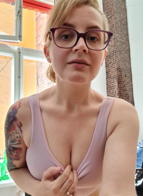 Inara Page – Clown Girl’s pics and videos