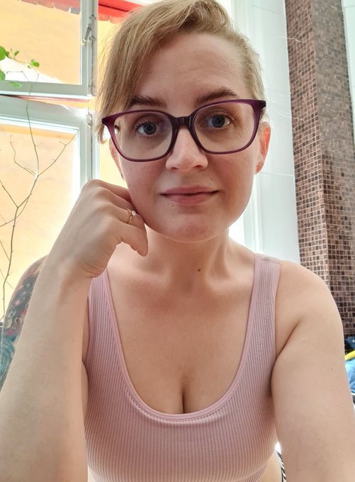 Last post lost me some followers 🤔  Let's try these pics and see what happens!   😘 https://t.co/7McW<a href="/tag/mvsales"class="tags"><span>#mvsales</span></a>