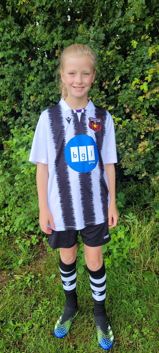 Our u12s new kit has arrived ready for our new season and they look fantastic.
Thankyou @The_BGL_Group for sponsoring our girls and to <a href="/ChromaSport/">ChromaSport</a> for sorting it all out for us. 
#wearestar