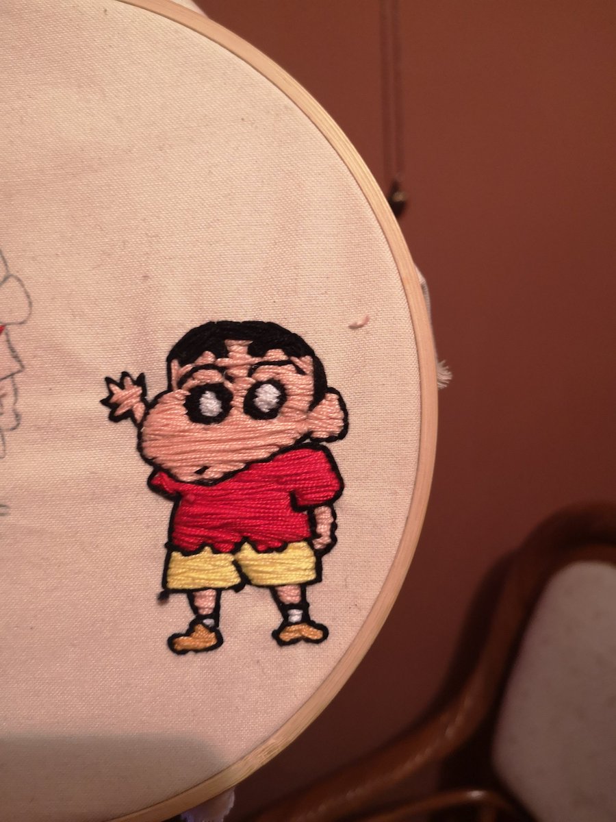 yourholinesss's tweet photo. No meu país non podo mercar nada de Shin Chan, ou aínda non atopei nada. Entón si quero algunha cousa teño que facela eu...Preséntovos o meu pequeno Shinnosuke 🥺❤️ https://t.co/FFn07XxlPh