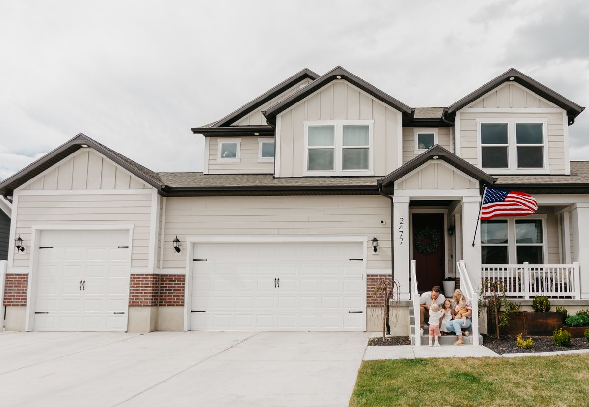 EDGEhomesUT's tweet photo. Happy Independence Day! 🇺🇸 https://t.co/GHvWogtZuv
