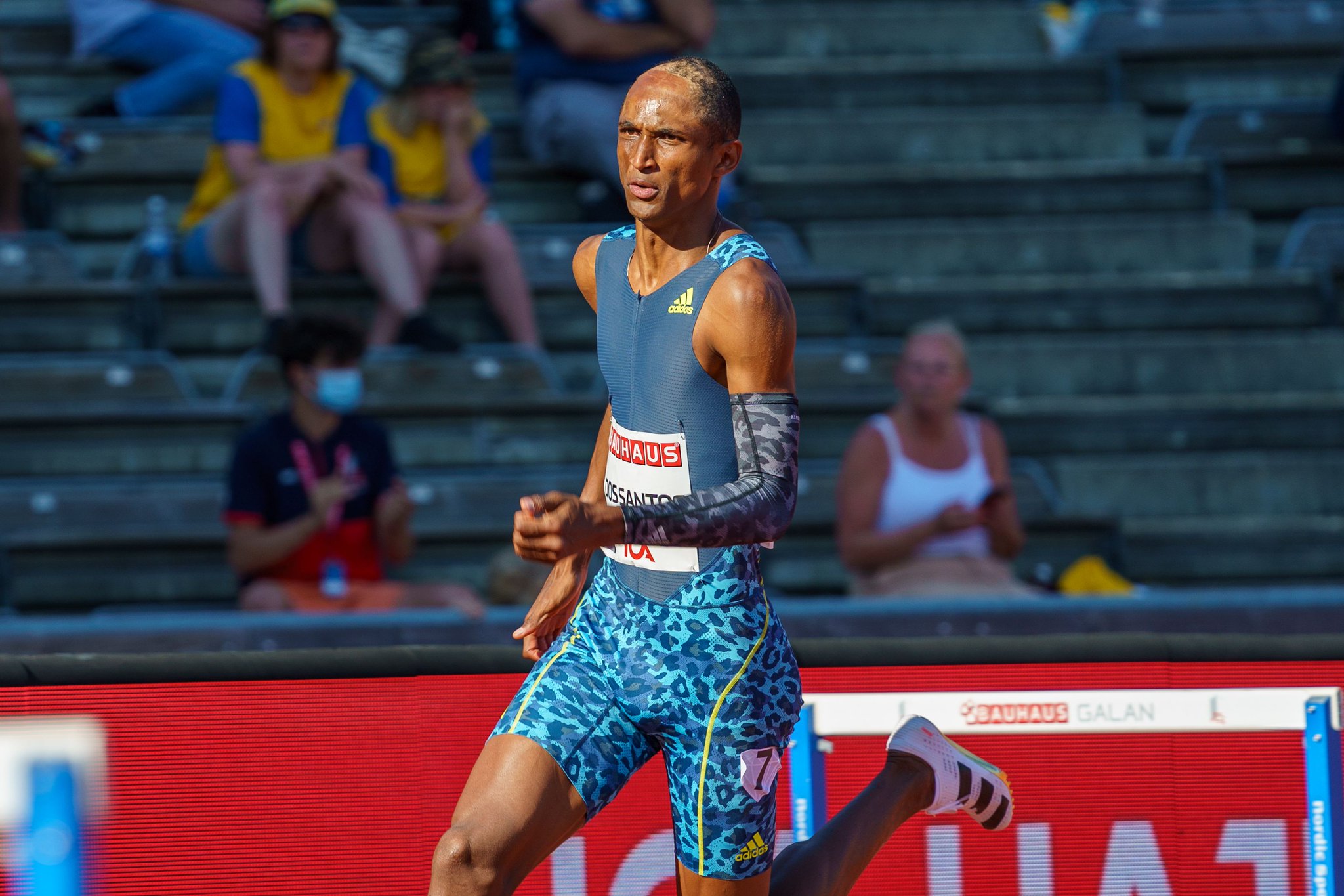 Wanda Diamond League on Twitter: "A big #DiamondLeague win for Alison dos  Santos 🇧🇷 in the 400m hurdles after early leader Kyron McMaster 🇻🇬  clatters a hurdle and then falls. The Brazillian