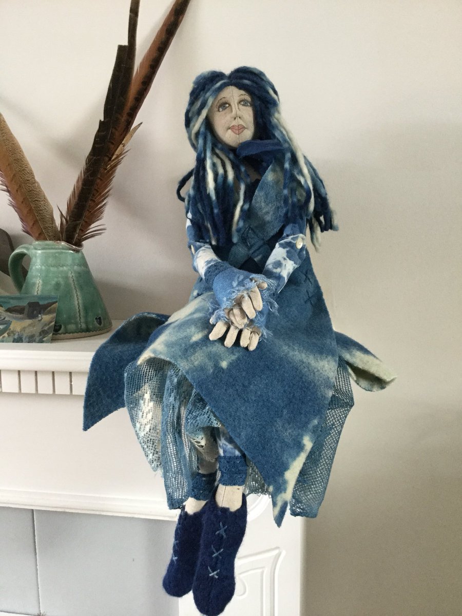 JanTillett's tweet photo. I will be there on the West Country Embroiderers stand. Looking forward to chatting about textiles. Stand 45. https://t.co/zGhR401mB2