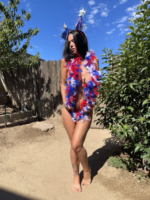 Happy 4th of July, I&rsquo;ll be celebrating with the Fam today..  Be safe out there and keep all of your extremities<a href="/tag/fridayfitness"class="tags"><span>#fridayfitness</span></a>