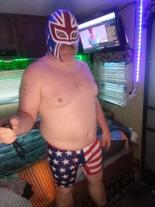 Hope everybody is enjoying a happy 4th of July https://t.co/paftcngNpJ