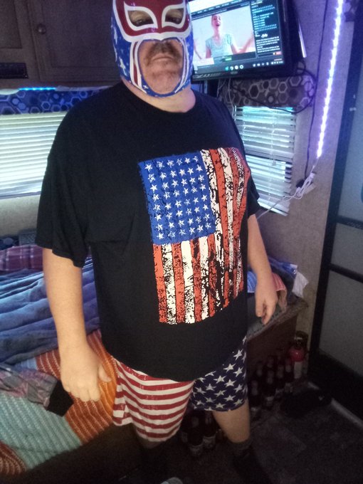 Hope everybody is enjoying a happy 4th of July https://t.co/paftcngNpJ