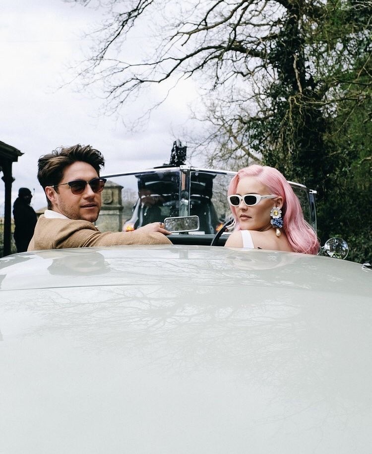 📸 | Nueva foto de Niall y Anne-Marie durante el rodaje de 'Our Song'

© vía michaelholyk
