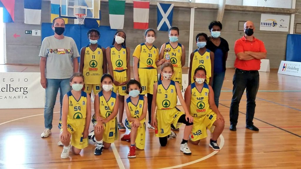FIBGranCanaria's tweet photo. ๐ #PreMiniBasketFem
1๏ธโฃ @cbislascanarias
2๏ธโฃ @LionsBasket
3๏ธโฃ @cbislascanarias #Blue
4๏ธโฃ @CBHeidelberg
๐ #Enhorabuena https://t.co/GlJ67oZBXt