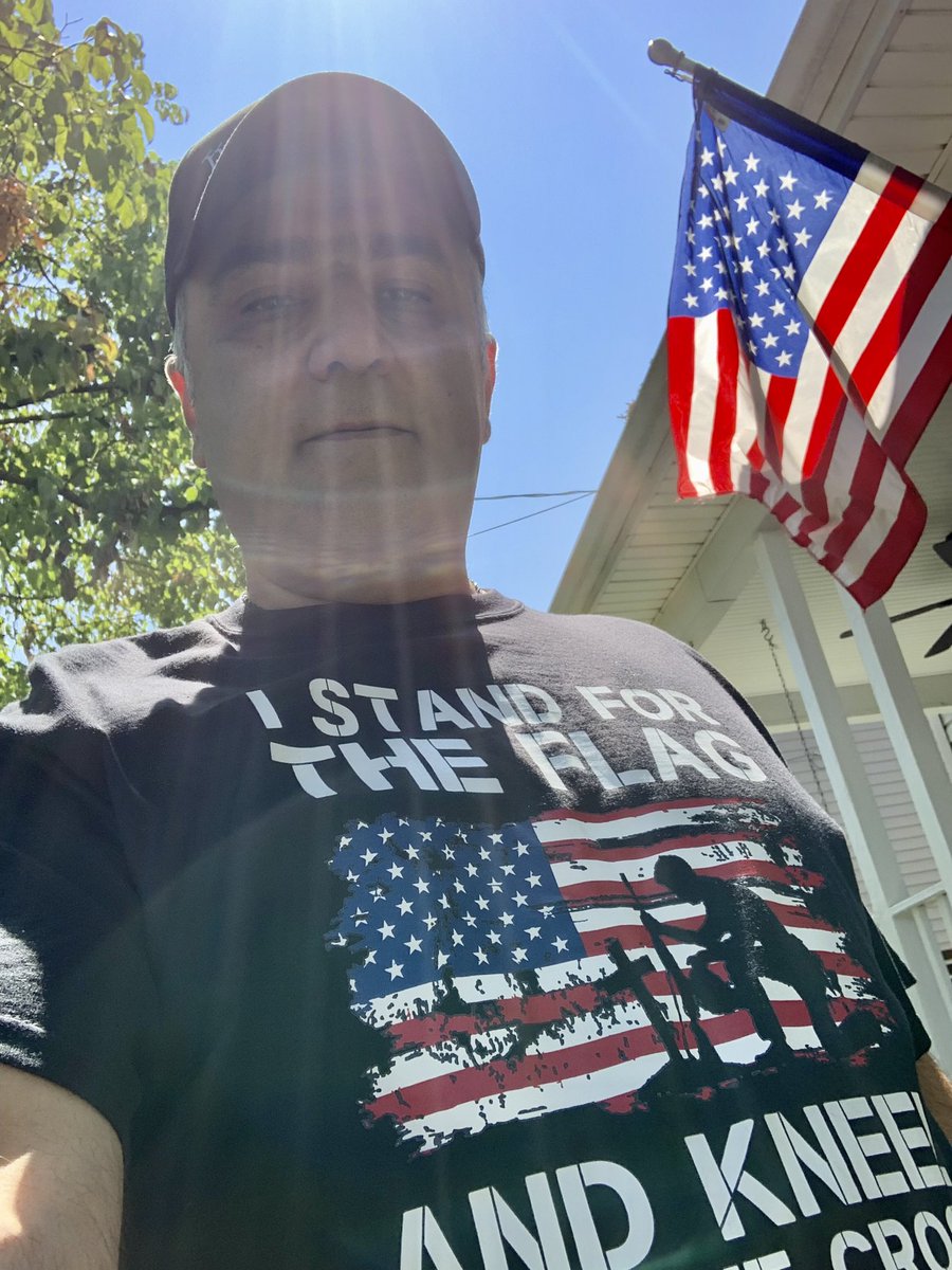 KambizTavanaUS's tweet photo. Happy 4th of July! Proud to be an American and you are reading it right: I stand for the flag and kneel for the cross 🇺🇸✝️🇺🇸 #4thofJuly #proudtobeanAmerican #standforflag #kneelforcross #USA https://t.co/0ciJ6HVhnG