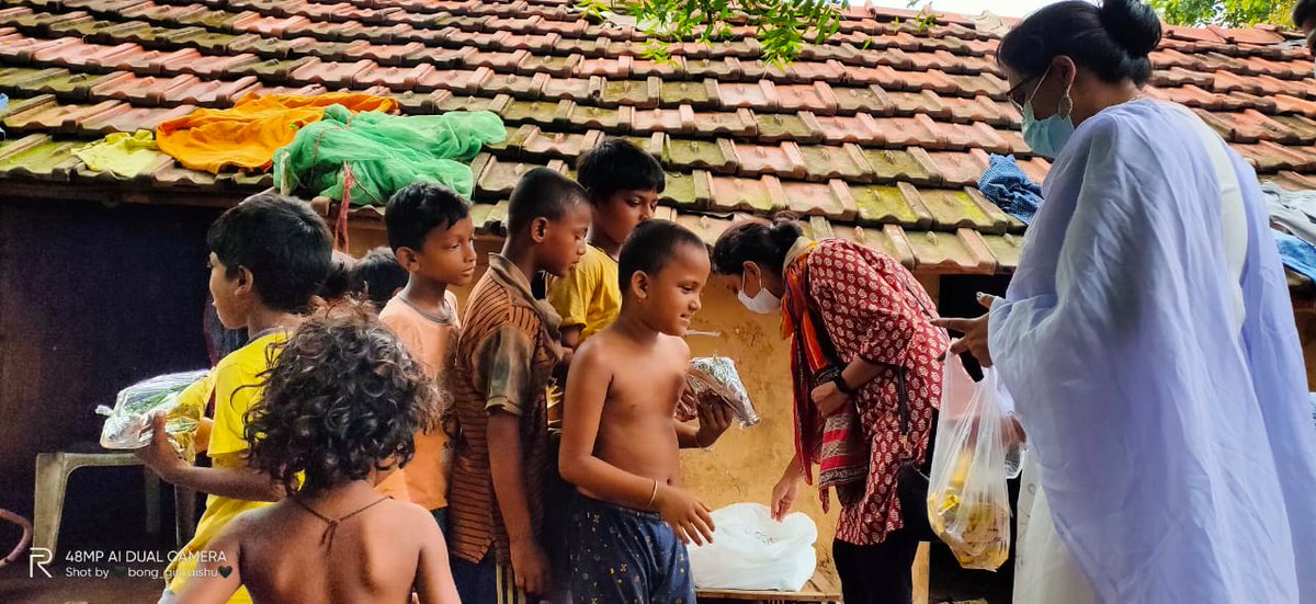 GGreenary's tweet photo. There’s enough on this planet for everyone’s needs but not for everyone’s greed.
#ngo #ngokharagpur #fooddistribution #food  #giggleandgreenary #NGOkharagpur #foodcharityevent #hungerfreeindia #NGO #volunteering #support #charity #food #donate #donation #joinus
#HelpingHands https://t.co/eyvDFf8eBW