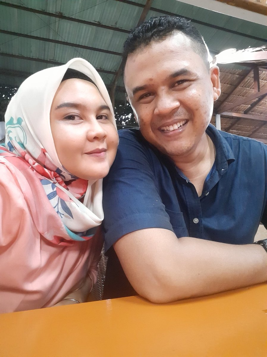 ZulkarnainRiza's tweet photo. Ya elu kan yang bilang.. iya elu... Apanya,. Elu lo yg bilang kalau kami mirip... ya emang mirip oon.. namanya Muhrim... https://t.co/H0iBvZxPJe