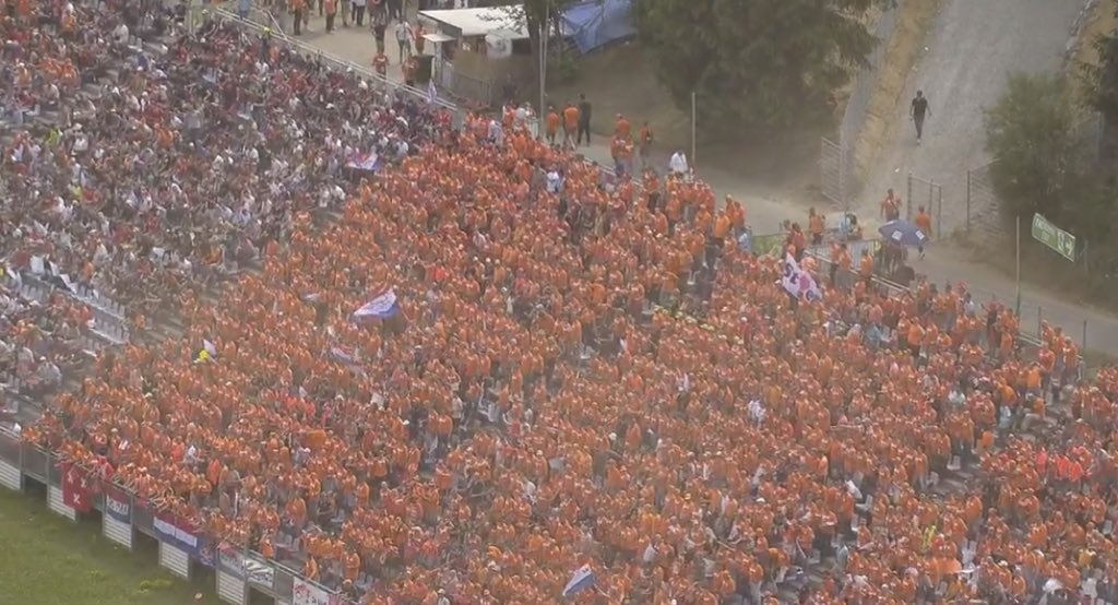 rsanchezp30's tweet photo. Esto suena a reto amigos del Foro Sol! #F1esta #TodosdeVerde #MexicoGP 🏎💨🇲🇽 https://t.co/UGKUjQ2b8q