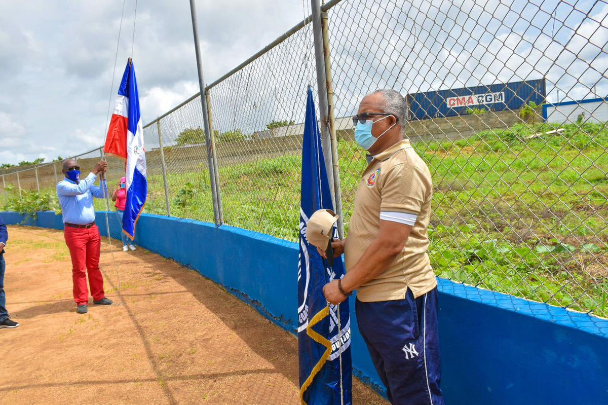 CodiaCentral's tweet photo. El Presidente del Codia ing. @marte21618 inauguró el vigésimo sexto torneo de Softball dedicado al Ministro de Obras Públicas, ing. Deligne Ascención. #codiard #codiavirtual #codiatorneosoftball #codiavirtual #codiadigital https://t.co/hpdSBbJqJT