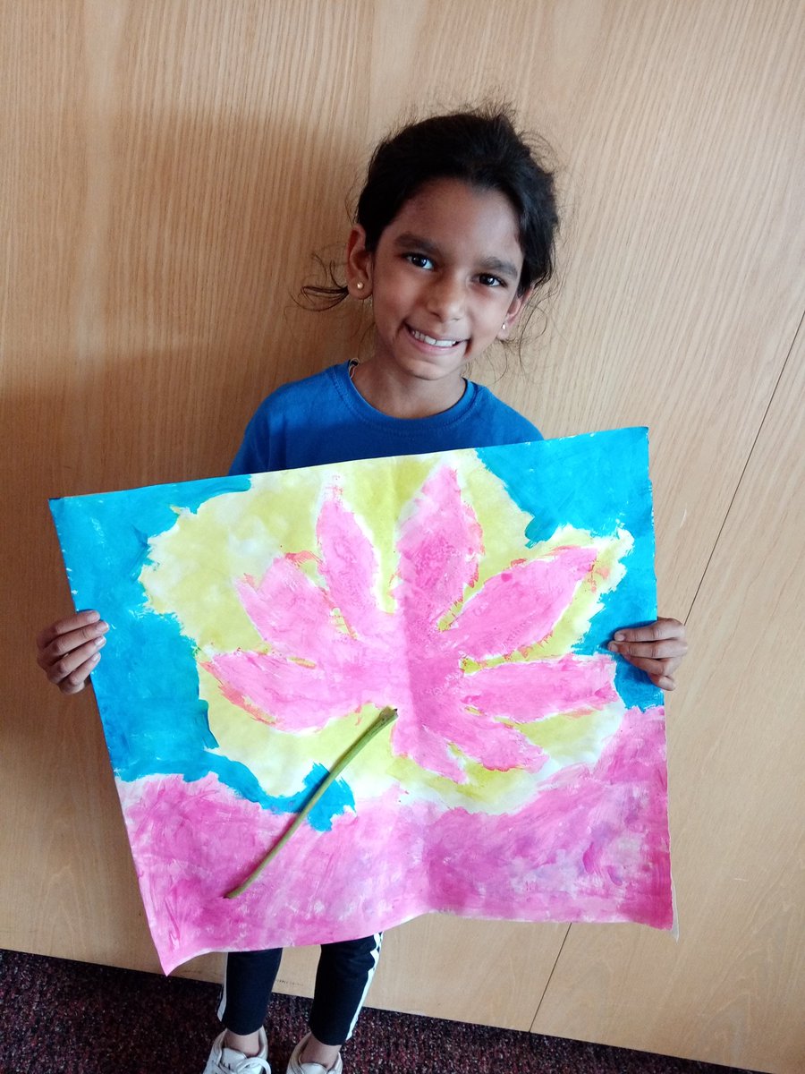 AntzKidz's tweet photo. We love to see our little Antz getting crafty at Antz Kidz and at home! ✂️One little Antz created this leaf printing masterpiece! 🍂Well done! 🦋#leafprinting #leafcrafts #artsandcrafts #gardencrafts #painting #kidscrafts #kidspainting #crafty #antzkidzcrafts #antzkidzcrafts https://t.co/LED7kmZhCp