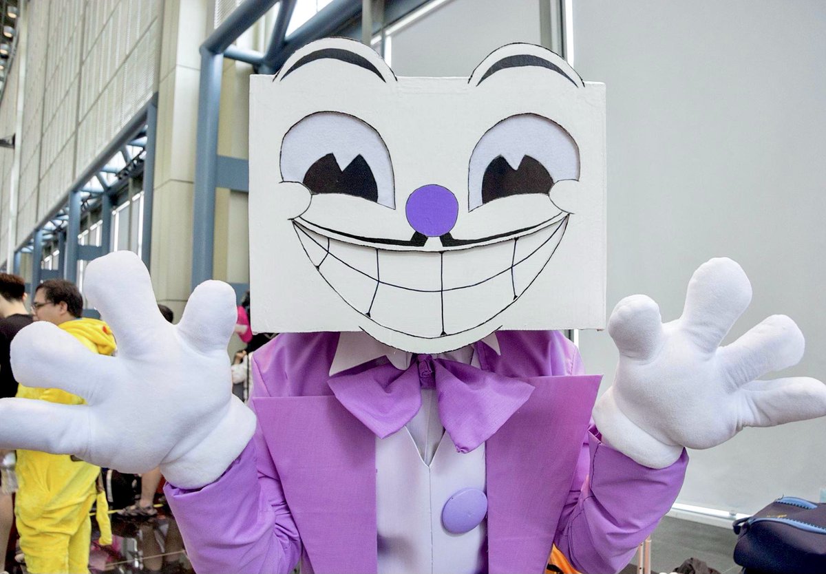 I wanna cosplay more mustache men LMAO #kingdice #cuphead #kingdicecos